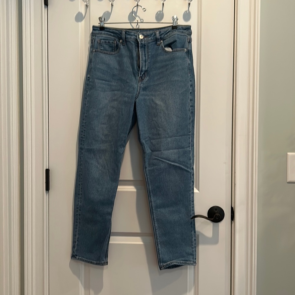 American Eagle AE Size 10 High Rise Mom Jean